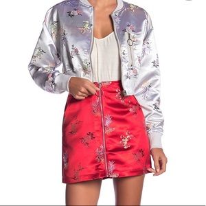 SOLD - EMBROIDERED SATIN SKIRT W POCKETS!